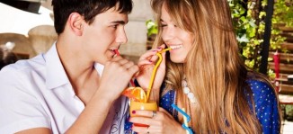 Worst and best foods to eat on a first date