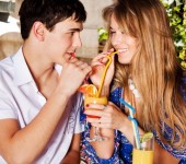 Worst and best foods to eat on a first date